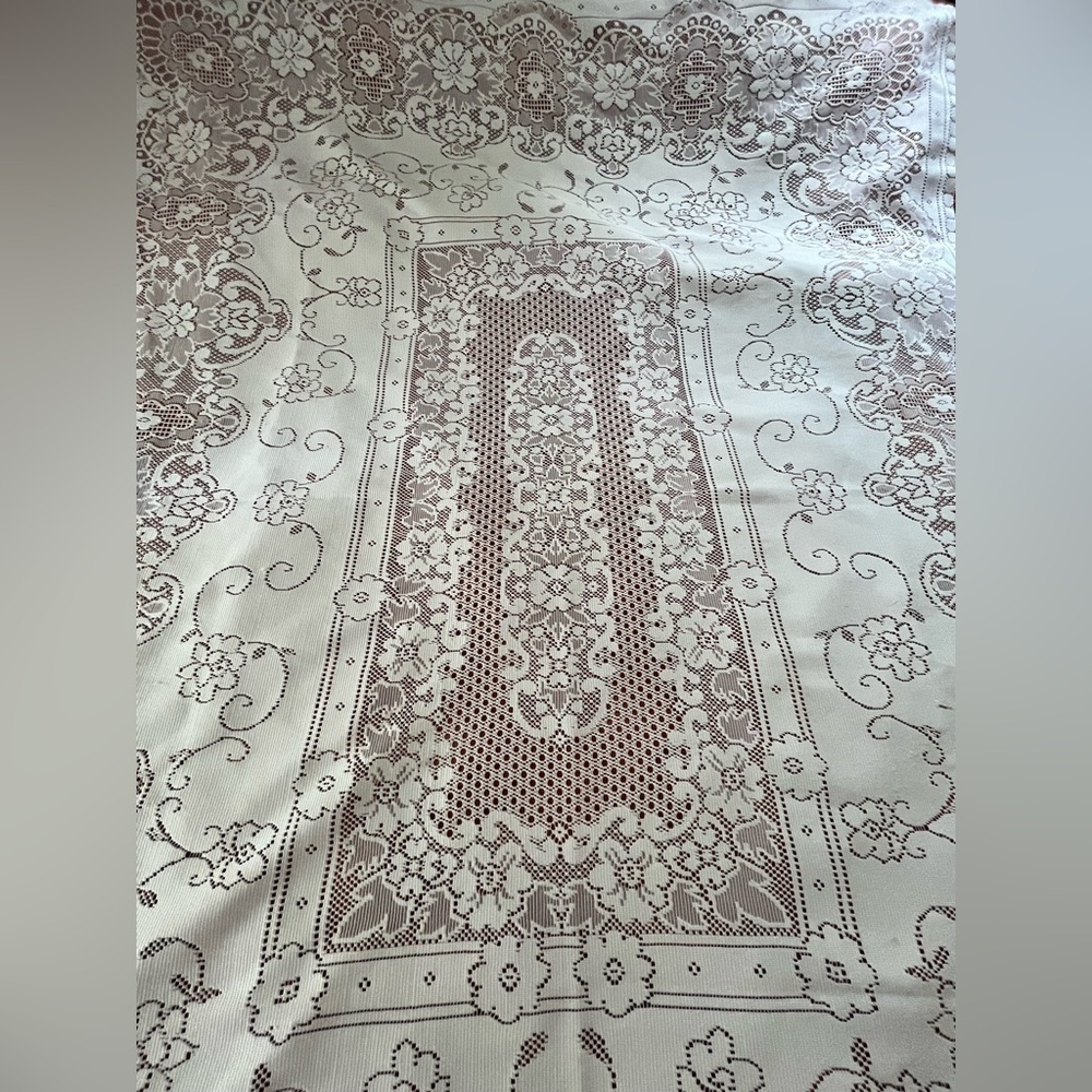 Family Herloom Handmade Lace woven table cloth -stunning -71”x45” Boho beauty ! - Picture 11 of 13